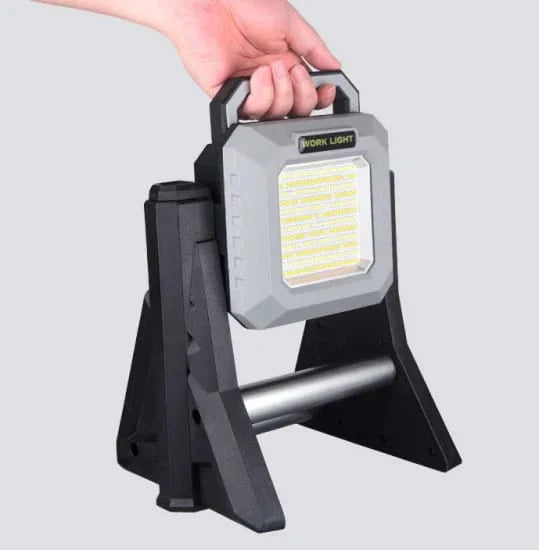 MULTIFUNCTIONAL WORK LIGHT WITH TELESCOPIC BASE